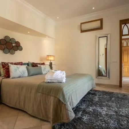 Villa Casa Golf Sporto, On The Golf Course, Cinema Room, Pool Table, Fusball Table *